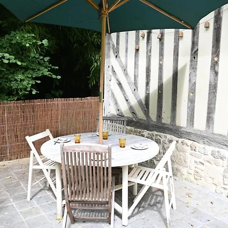Les Grenouilles Le Mesnil-Simon (Calvados)